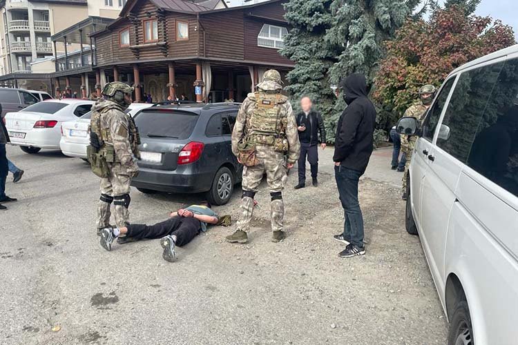 У Заліщиках грабіжники з будинку вкрали сейф з коштовностями