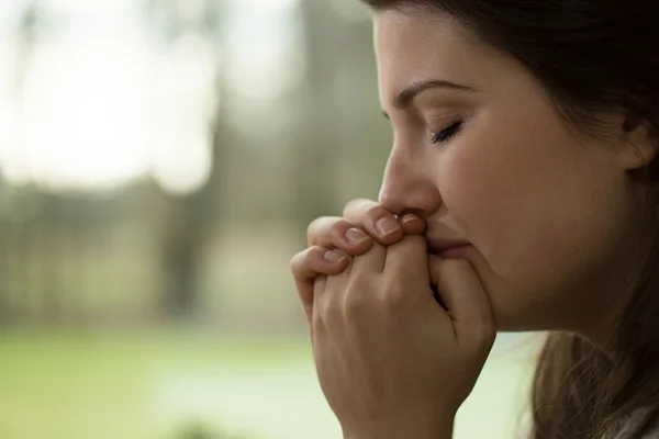 depositphotos_76918803-stock-photo-depressed-young-woman-crying
